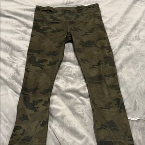 Lululemon Green-black camouflage
